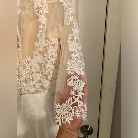 Elegant Lace Wedding Dress – Size 10 – New with Tag - Picture 5 of 6